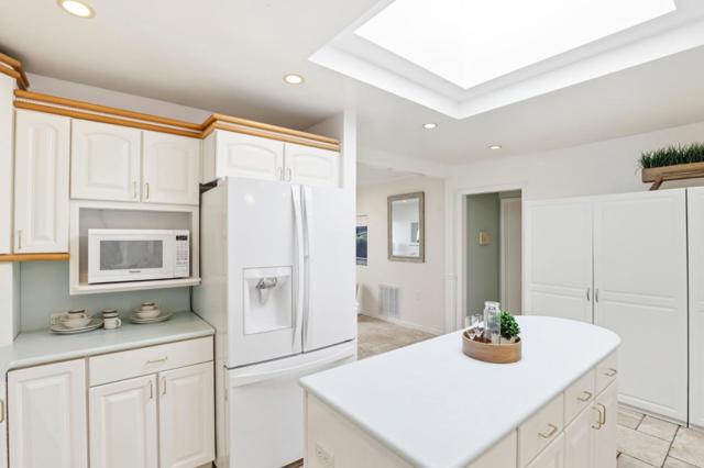 5 Hibbert Court, Pacifica CA: https://media.crmls.org/mediaz/432ef328-8094-41cd-9004-5847431ca2a8.jpg