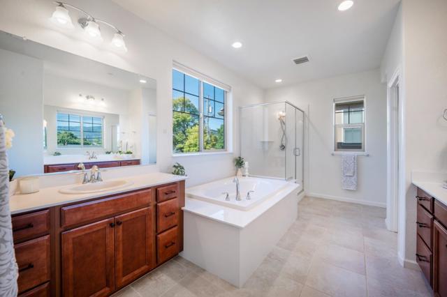 712 Baxter Way, Gilroy CA: https://media.crmls.org/mediaz/432f7108-0b04-4426-8cca-b34d3b844a8d.jpg