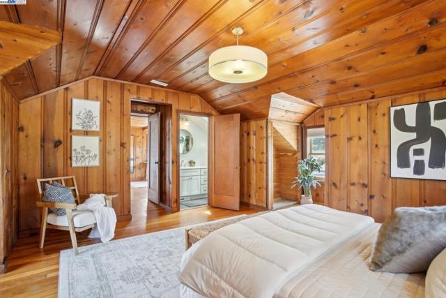 400 Paloma Ave, Pacifica CA: https://media.crmls.org/mediaz/433063f1-7563-4f9b-aadc-7d8fdb1fe2e4.jpg
