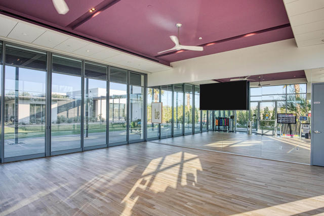 423 Fountain Drive, Palm Springs CA: https://media.crmls.org/mediaz/433098a4-515b-4716-8533-5358bf7d7db3.jpg