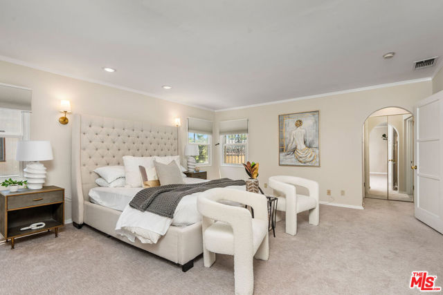 119 S Highland Avenue, Los Angeles CA: https://media.crmls.org/mediaz/433107a7-de8e-4085-80e1-c94274026145.jpg