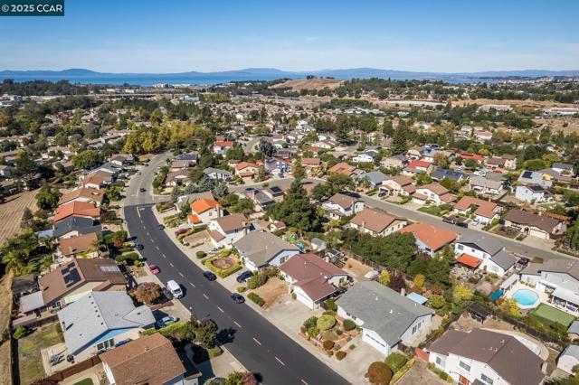 1769 Redwood Rd, Hercules CA: https://media.crmls.org/mediaz/433154d7-3f4e-45ff-adfa-dcea5403b254.jpg