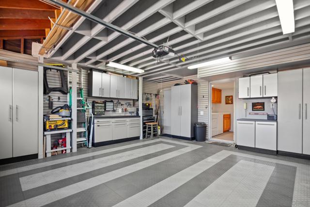 54 Half Moon Bend, Coronado CA: https://media.crmls.org/mediaz/4332a438-a042-45be-83c7-38e6c018962c.jpg
