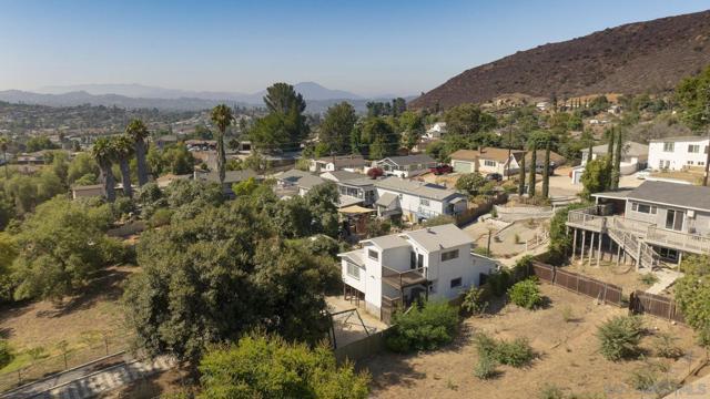 8545 Gardena Rd, Lakeside CA: https://media.crmls.org/mediaz/4332f542-4c65-4752-ab32-f0eb309b2773.jpg