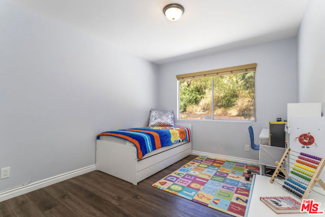 17133 Lorillard Street, Granada Hills CA: https://media.crmls.org/mediaz/43342b78-916e-4a13-b07e-f4147ce4f1c6.jpg
