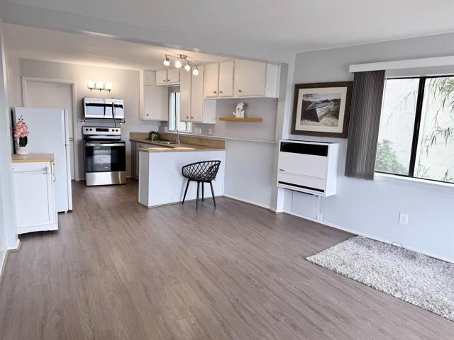 Detail Gallery Image 2 of 16 For 25072 Alicia Dr #D,  Dana Point,  CA 92629 - 1 Beds | 1 Baths