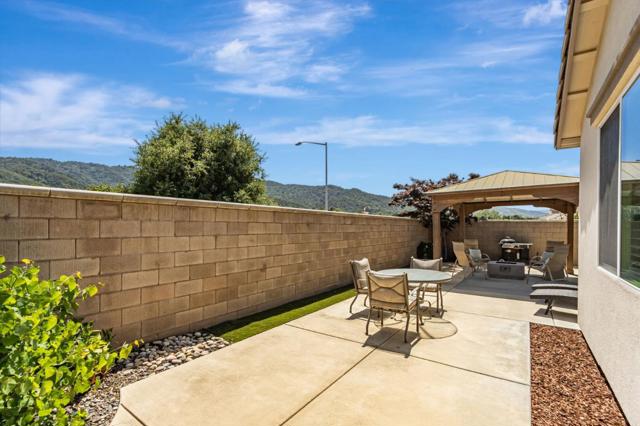 1798 Rosemary Drive, Gilroy CA: https://media.crmls.org/mediaz/43347e73-ec51-43b1-aec9-c0115f611961.jpg