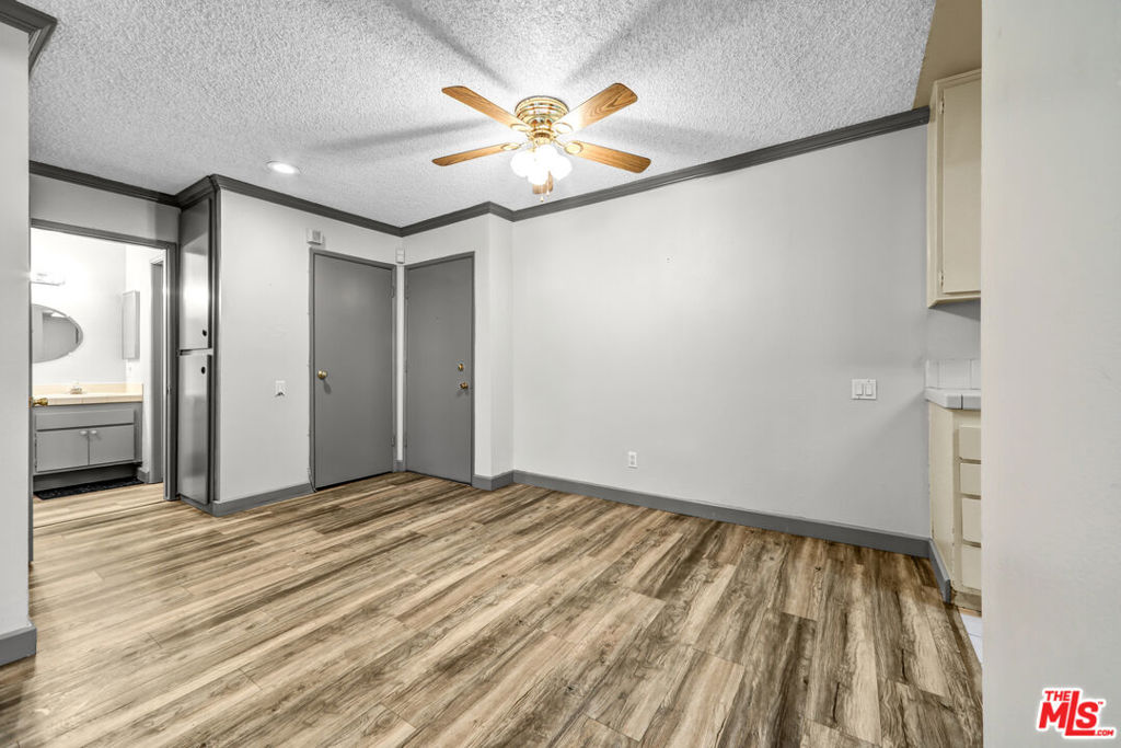 5460 White Oak Avenue #B103