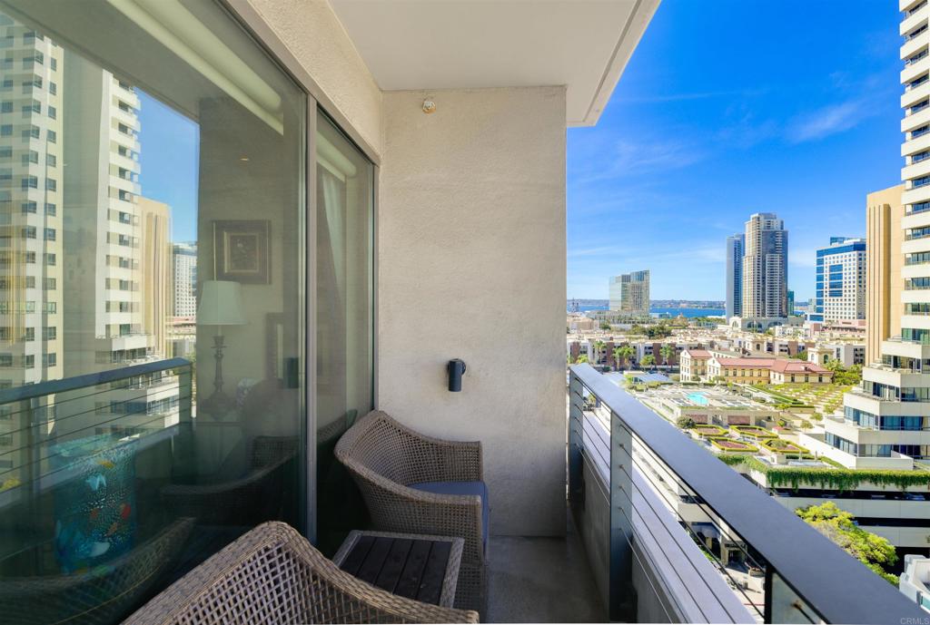 645 Front Street - photo 15