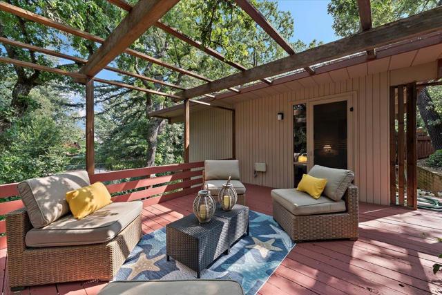 16310 Oakhurst Drive, Monte Sereno CA: https://media.crmls.org/mediaz/4335f57d-886a-415a-9230-eef78b3a8af7.jpg