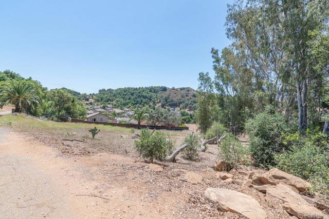 3137 E Valley Parkway, Escondido CA: https://media.crmls.org/mediaz/43362f3b-f082-41b5-8f99-e3445b078e63.jpg