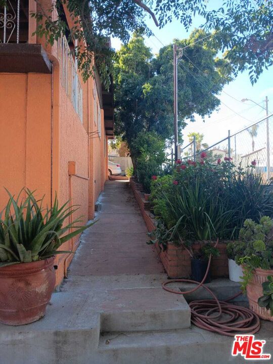 7404 Monte Viva España, Colinas De Aragon, rosarito,  CA: https://media.crmls.org/mediaz/43364691-88a6-49be-9e46-e51c0ff42538.jpg