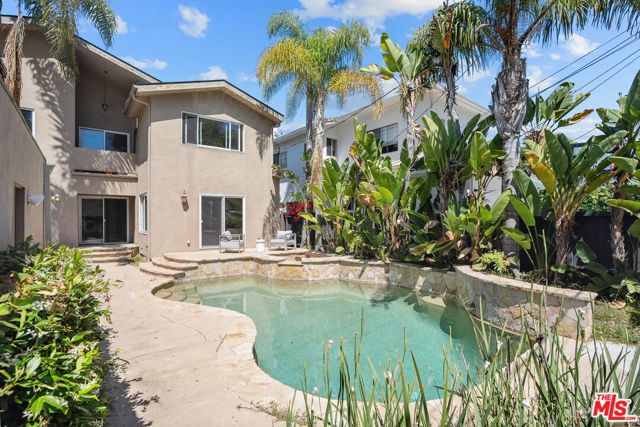 314 22nd Street, Santa Monica CA: https://media.crmls.org/mediaz/4336d95b-764a-4301-9cac-ac0956f44bd3.jpg