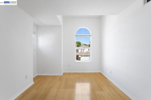 Image 29 of 60 For 7900 Pineville Cir