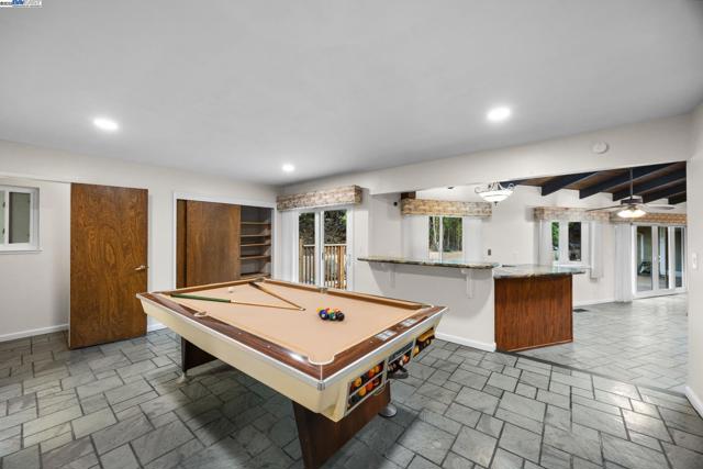 699 Fiesta Place, Hayward CA: https://media.crmls.org/mediaz/43379b40-3e15-4504-b329-63fad39b27d8.jpg