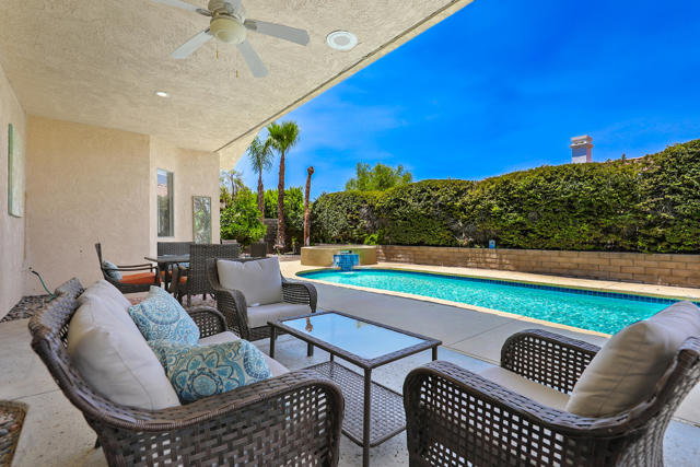 2450 Quincy Way, Palm Springs CA: https://media.crmls.org/mediaz/4337ecf1-d107-4bd2-bb4e-404a4b0ea8f2.jpg