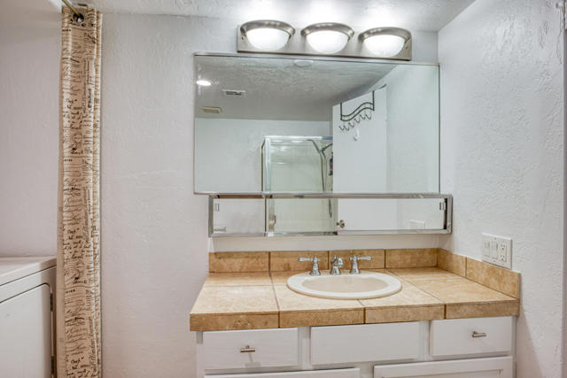 400 N Sunrise Way, Palm Springs CA: https://media.crmls.org/mediaz/43383570-a012-46ce-8c10-c7849c9bb099.jpg