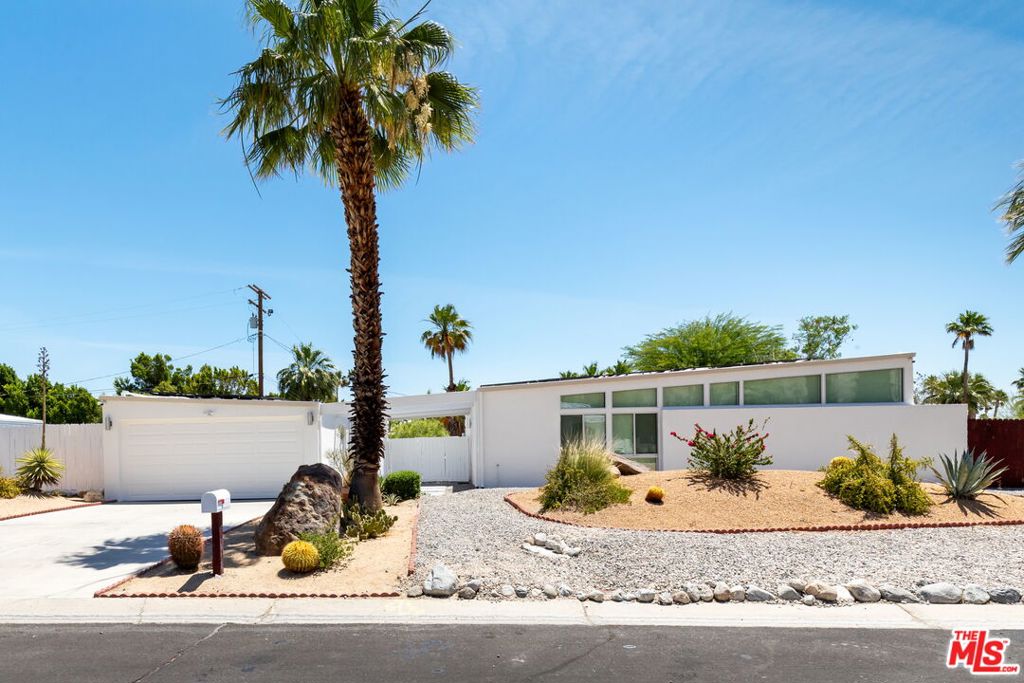 2106 N Roberto Drive