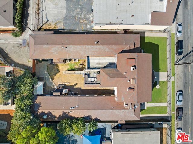 1291 N Willowbrook Avenue, Compton CA: https://media.crmls.org/mediaz/433853af-1687-4b8b-b4cb-a8cd4694aa10.jpg