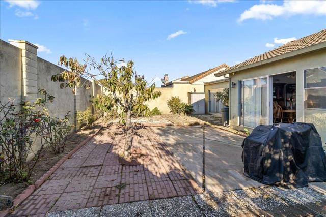 1607 Cuevas Circle, Salinas CA: https://media.crmls.org/mediaz/4338c604-81d0-44f4-be6e-ffa485d80f21.jpg