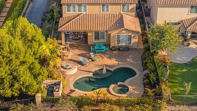 542 Adobe Estates Dr, Vista CA: https://media.crmls.org/mediaz/4338ccd0-1e9d-40aa-8794-15dbca996d4f.jpg