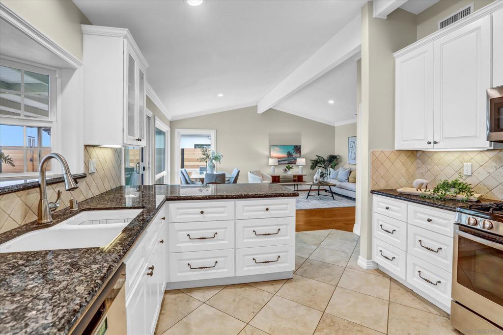 MLS #250036360SD image #9