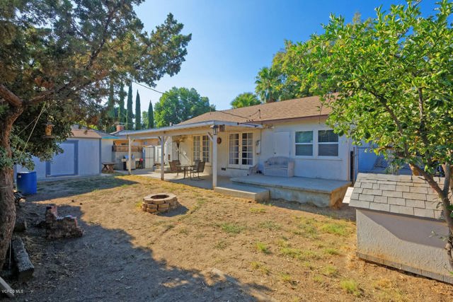 20946 Lull St Canoga Park CA-large-031-2