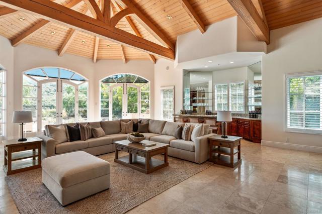 4695 Rancho Verde Trl, San Diego CA: https://media.crmls.org/mediaz/4339cbd1-9056-4b4d-8c0e-516115e723ae.jpg