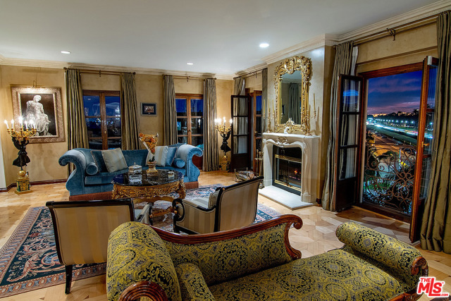 Photo of 425 N MAPLE Drive #602, Beverly Hills, CA 90210