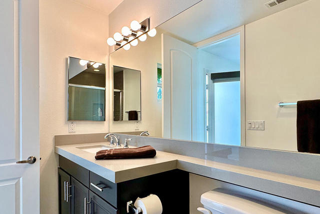 1247 Oro, Palm Springs CA: https://media.crmls.org/mediaz/433a809e-b57d-466f-89a8-46a904c1cd5e.jpg
