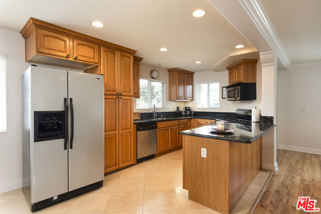4535 W 168th Street, Lawndale CA: https://media.crmls.org/mediaz/433ac608-c449-4f1e-aef2-894ad3a23f93.jpg
