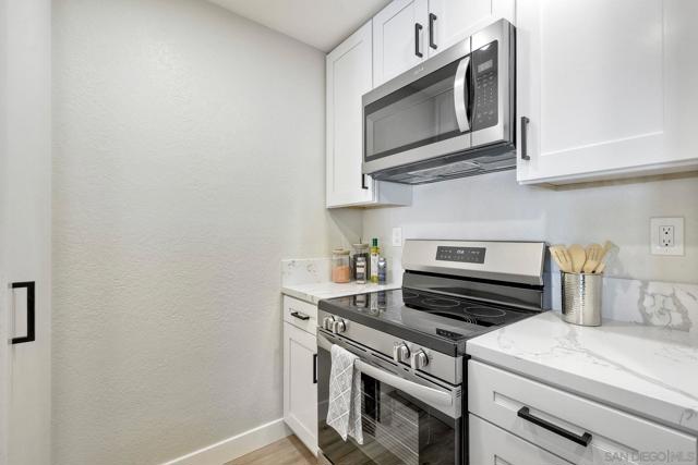 9209 Village Glen Dr, San Diego CA: https://media.crmls.org/mediaz/433b12da-5352-4a82-ace1-b4ca185f74ec.jpg