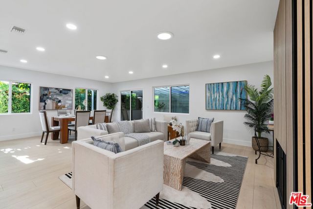 5413 Halbrent Avenue, Sherman Oaks CA: https://media.crmls.org/mediaz/433b6efb-e60f-454e-ae01-aa5d6cb81989.jpg