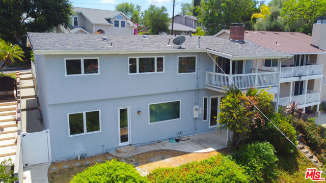 22224 Cass Avenue, Woodland Hills CA: https://media.crmls.org/mediaz/433b75a6-5b8c-4125-9d91-9c63acb27394.jpg