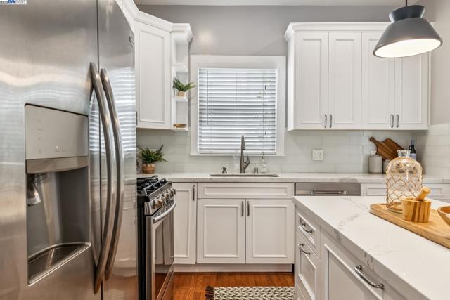 1438 6Th St, Alameda, California 94501, 3 Bedrooms Bedrooms, ,2 BathroomsBathrooms,Single Family Residence,For Sale,6Th St,41109666