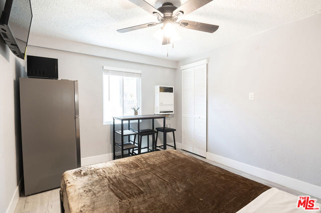 930 Fraser Avenue, Los Angeles CA: https://media.crmls.org/mediaz/433c64ef-64e5-48cb-863f-931b1b5deb55.jpg