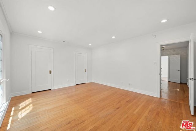 6233 W 6th Street, Los Angeles CA: https://media.crmls.org/mediaz/433c89f0-f201-496a-be2f-d2dab8eb49b8.jpg