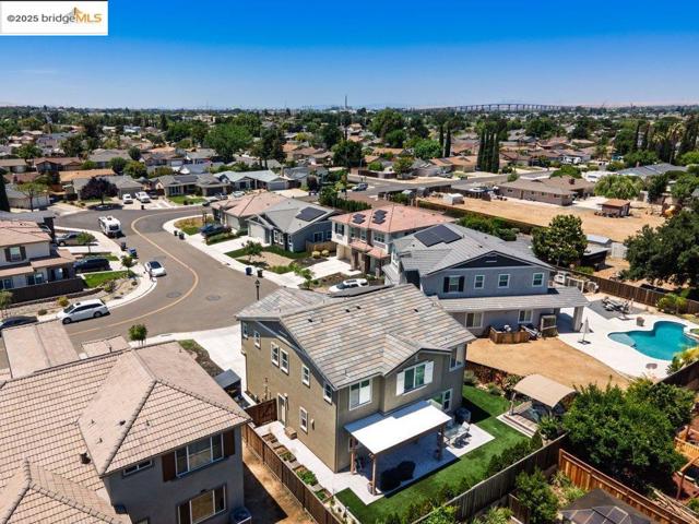 4670 Fuschia Way, Oakley CA: https://media.crmls.org/mediaz/433cd254-88f9-4d1e-b5b9-dd0e35a4c159.jpg