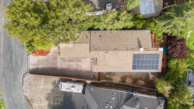 3920 Lakemead Way, Redwood City CA: https://media.crmls.org/mediaz/433cef86-b388-4eb2-9ffd-251cfe2d4abd.jpg