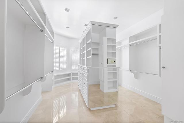 4695 Rancho Verde Trl, San Diego CA: https://media.crmls.org/mediaz/433cf7a7-4ba3-4133-b759-71d6e11bc9b3.jpg