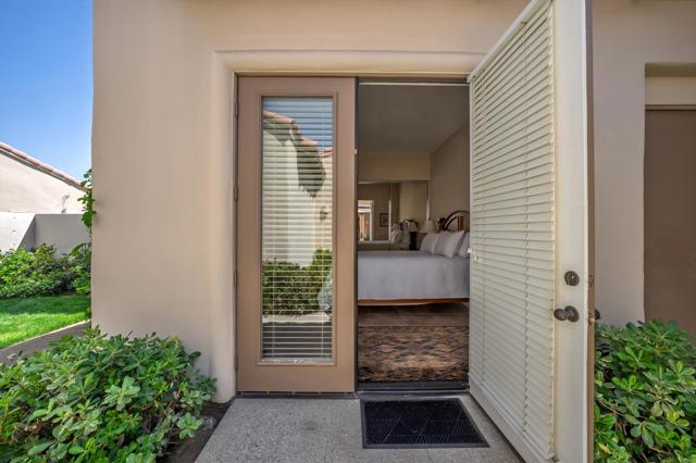 80788 Hermitage, La Quinta CA: https://media.crmls.org/mediaz/433cf85a-09e9-46f1-9627-08be62613d63.jpg