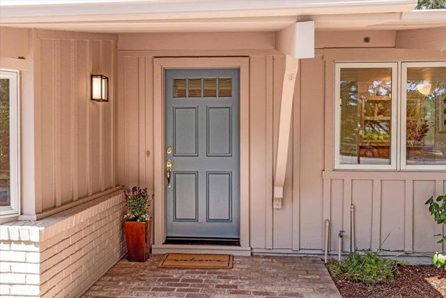 744 Los Altos Avenue, Los Altos CA: https://media.crmls.org/mediaz/433d2787-98f7-41f3-8d0d-14a9a63fd25d.jpg