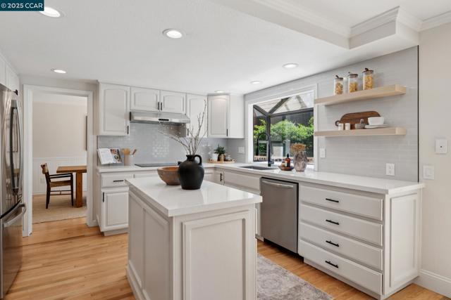 1826 Yolanda Circle, Clayton CA: https://media.crmls.org/mediaz/433e0222-fd70-4712-99d9-b7327ff24222.jpg