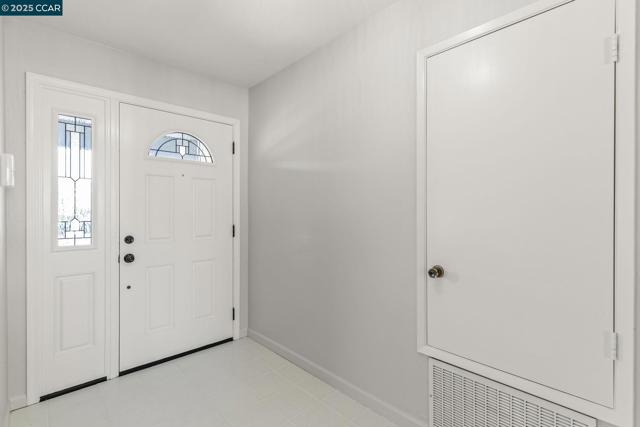 245 Parkview Ter, Vallejo CA: https://media.crmls.org/mediaz/433e19ef-b5df-44f7-8a99-56ec2bef425f.jpg