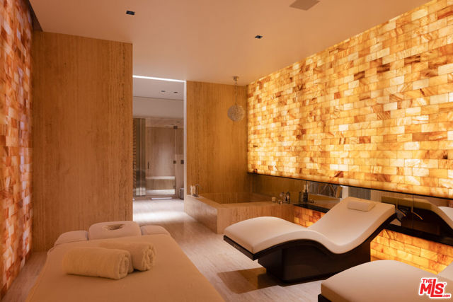1305 Collingwood Place, Los Angeles CA: https://media.crmls.org/mediaz/433e5b9d-a695-4e74-adef-c5538c3719b0.jpg