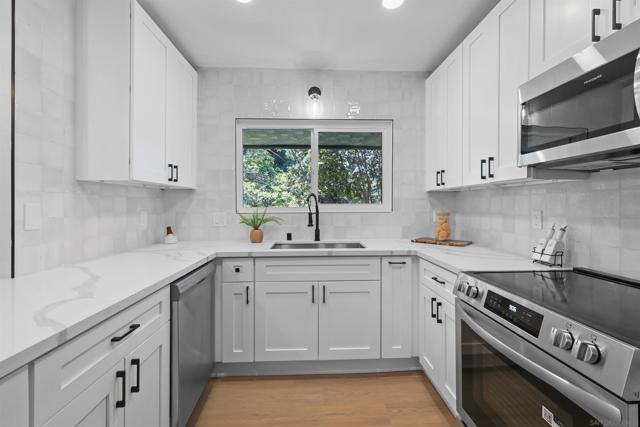 4205 Asher St, San Diego CA: https://media.crmls.org/mediaz/433ebe6f-437e-4558-b488-daba065daa72.jpg