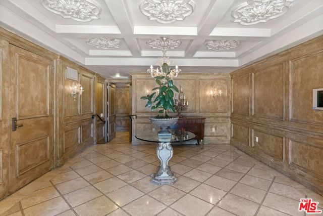 10795 Wilshire Boulevard, Los Angeles CA: https://media.crmls.org/mediaz/433efb4e-a6ec-43cf-b8e6-cf916e9b8607.jpg