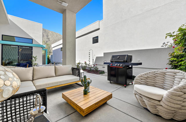 795 Obsidian W Loop, Palm Springs CA: https://media.crmls.org/mediaz/433efbe6-c259-4916-bcff-530d3bace77d.jpg