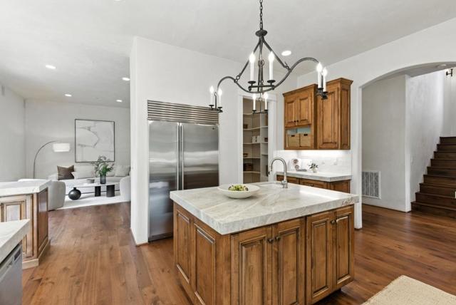 45 Sneckner Court, Menlo Park CA: https://media.crmls.org/mediaz/433f186d-3323-4353-ad6b-35bfa5d7a6e3.jpg