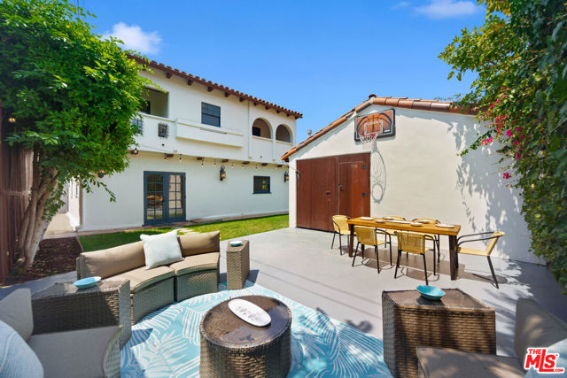 588 N Gower Street, Los Angeles CA: https://media.crmls.org/mediaz/433f2276-628a-45fc-bdfd-500b53ddd5ac.jpg
